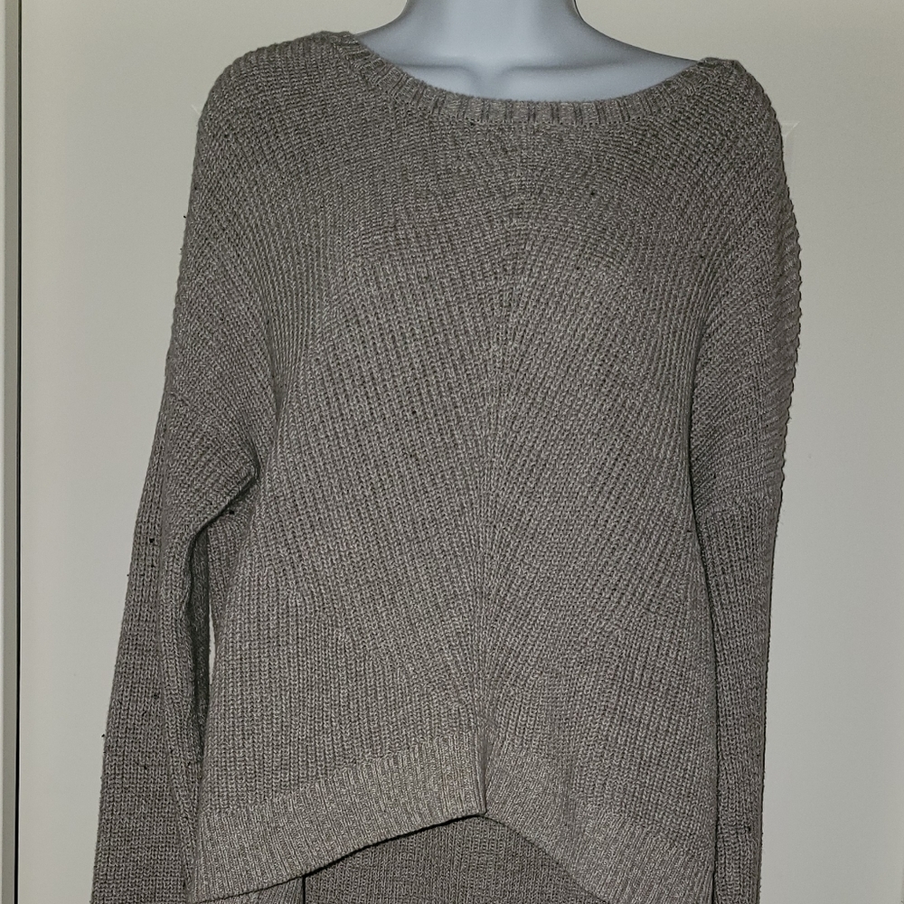 Victoria like new sweater